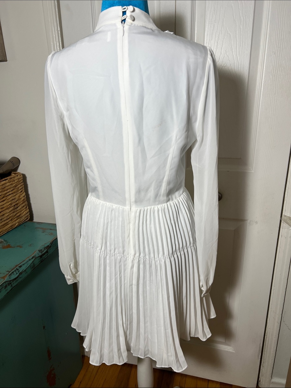 Self Portrait Ivory Ruffled Bib Mini Dress Women’s 6 - Picture 4 of 8